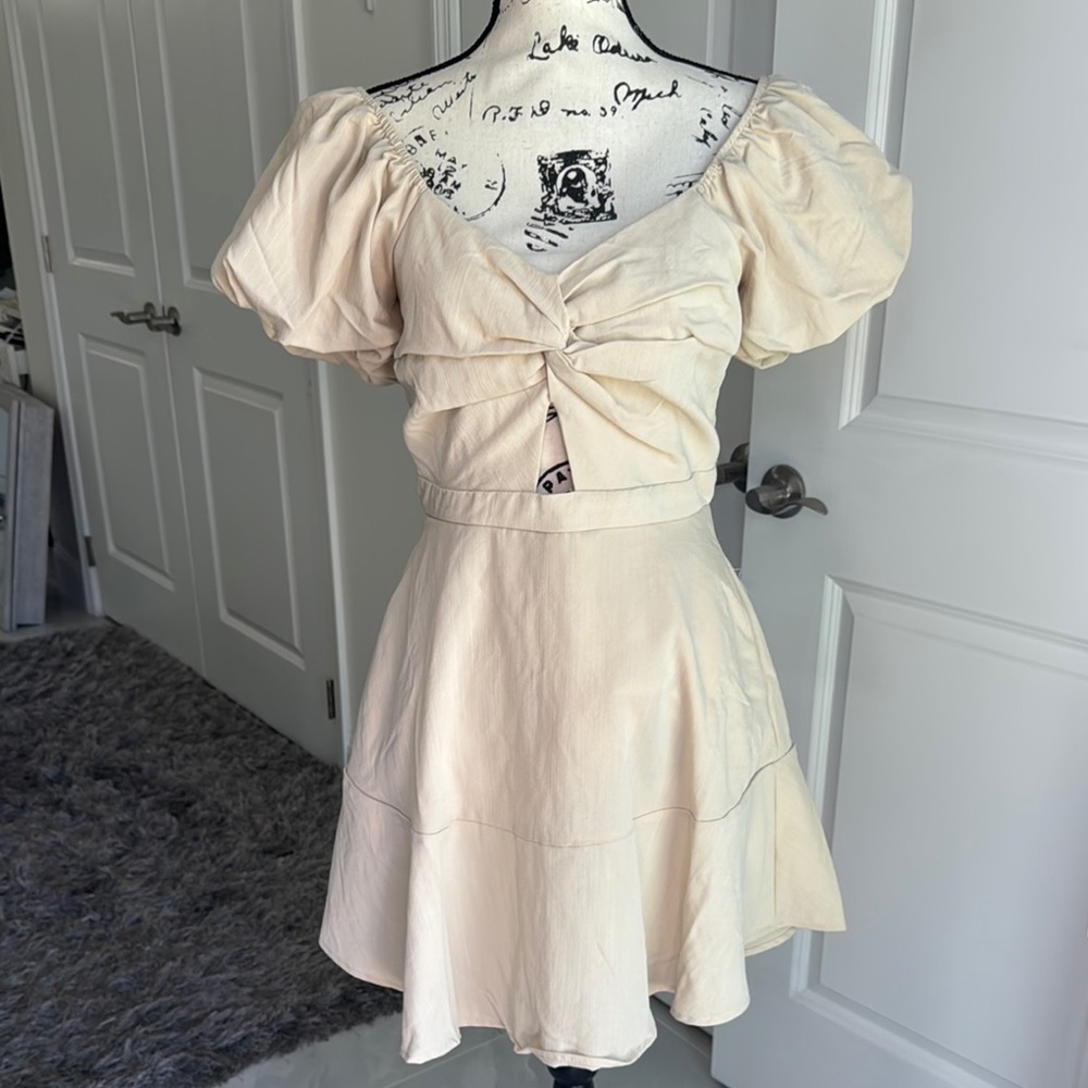 Trixxi Puff Sleeve lined Dress